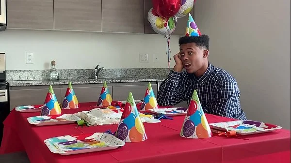 nobody came to my birthday party (instagram @lastlild)