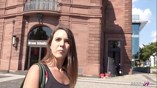 GERMAN SCOUT - ECHTER ANAL ORGASMUS OUTDOOR SEX FÜR TEEN MINA BEI STRASSEN CASTING