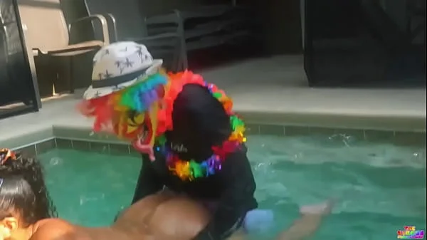 18 year old Lifeguard gets fucked for clout